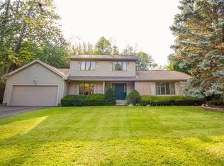 105 Willowood Dr, Rochester, NY 14612