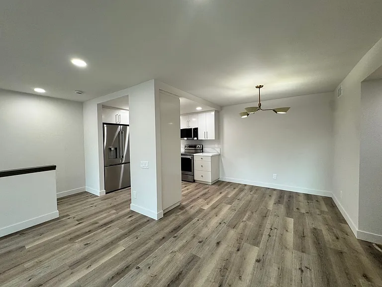 6110 Calle Mariselda #102 — Photo 22