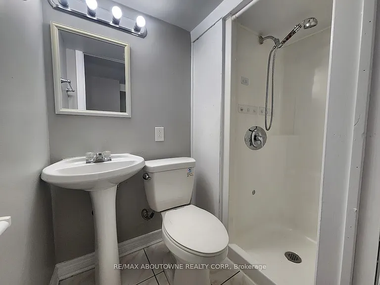 26 Grandfield St #LOWER — Photo 12