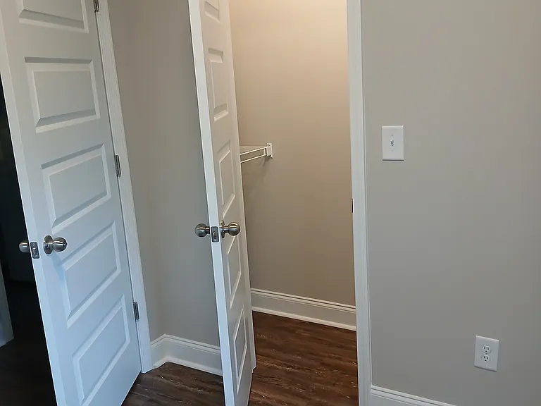 153 N Woodland Dr — Photo 28
