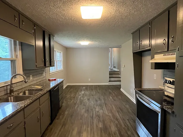 506 Jefferson Dr — Photo 9