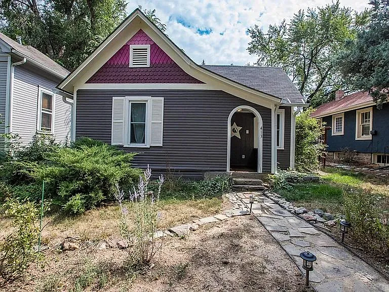 413 E Elizabeth St — Photo 3