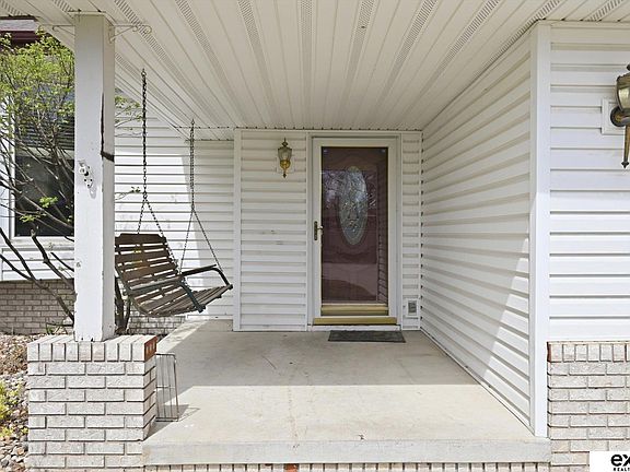 4th image of 7017 Valley Rd