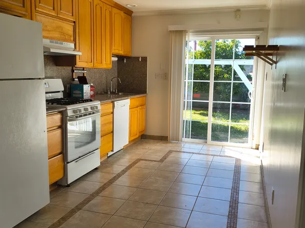 33 Grove St, Richmond, CA 94804