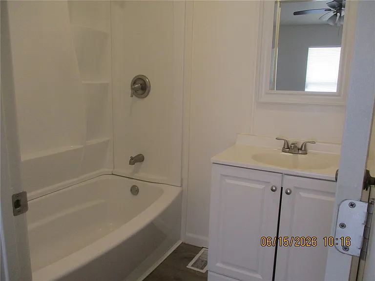 569 Harbor Dr — Photo 11