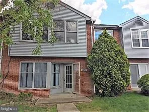 3279 Westdale Ct — Photo 1