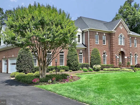 1090 Mill Field Ct, Great Falls, VA 22066