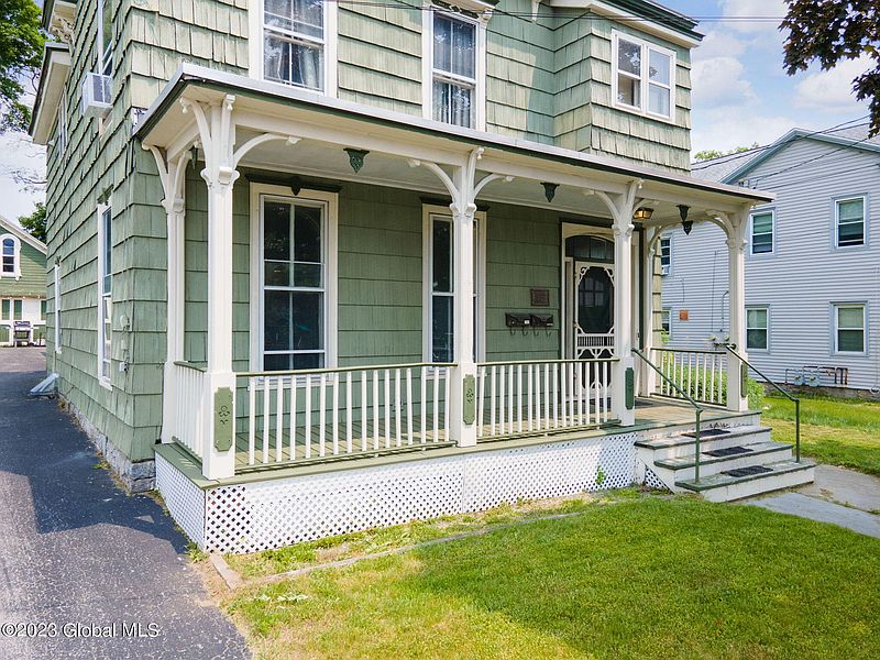 3rd image of 15 Saratoga Avenue