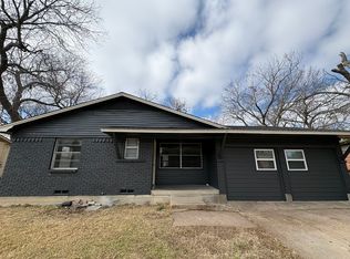 402 Monticello Dr, Waxahachie, TX 75165