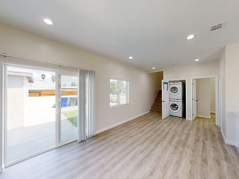 5121 Ewing St — Photo 3