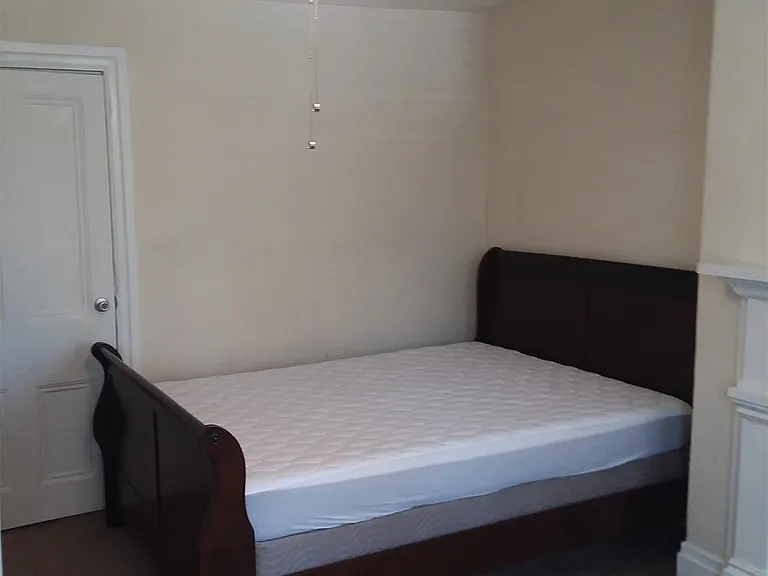 2724 Sarah St #1 — Photo 3