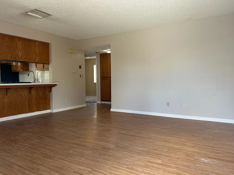 1012 W Alene Ave #B — Photo 2