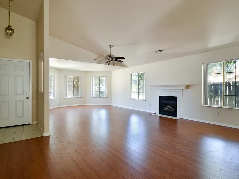 1816 Beethoven Way — Photo 6