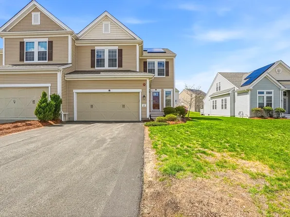 27 Spruce St #27, Hopkinton, MA 01748