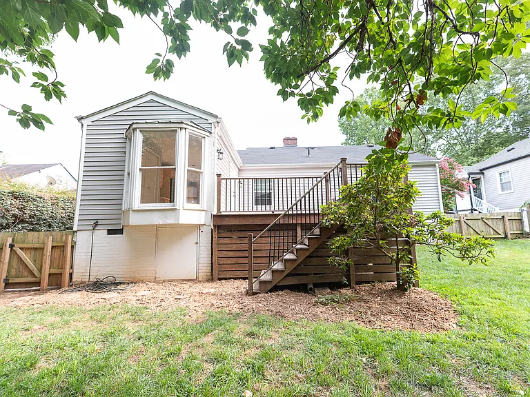 1700 Colonial Ave — Photo 32