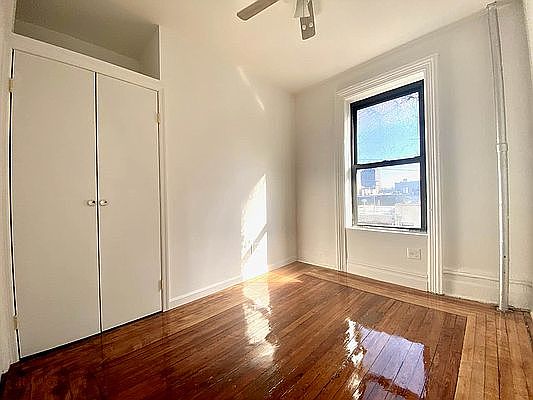 4th image of 40 W 127th St APT 19