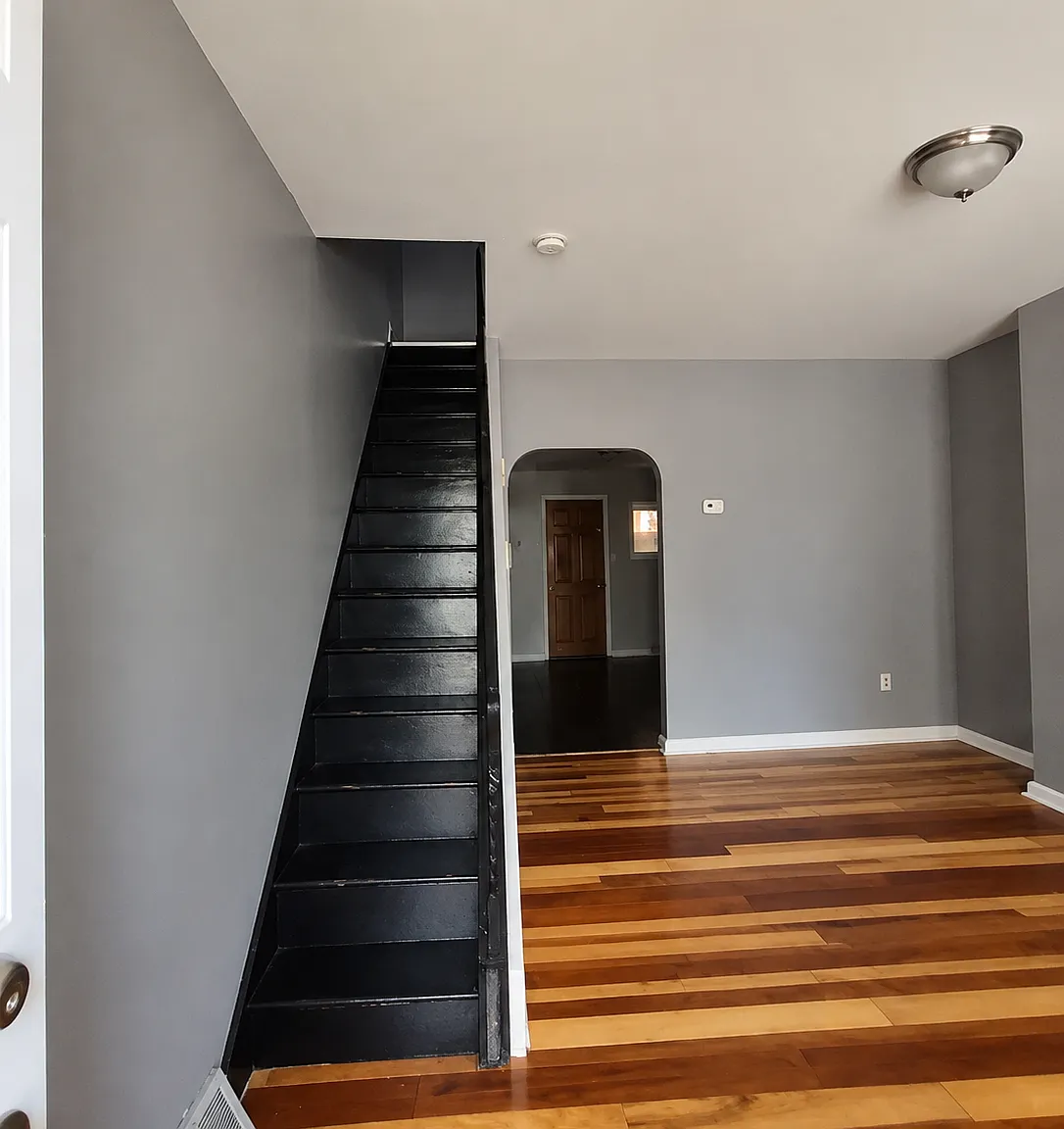 2 bed, 728 sqft, $1,050 — Photo 2