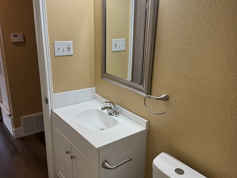 5525 Anderson St — Photo 15