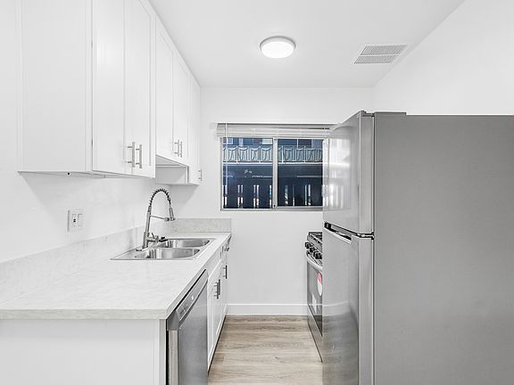 5th image of 7739 Laurel Canyon Blvd #3
