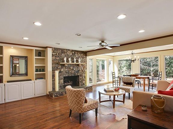 5th image of 103 Lakeshore Dr NE