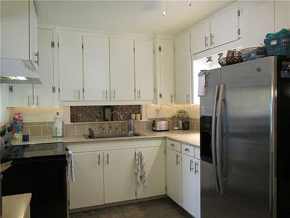 4th image of 2610 47th St S