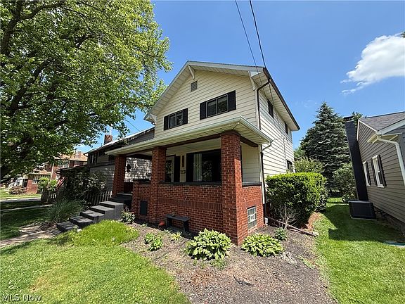 3rd image of 1033 Eastport Ave