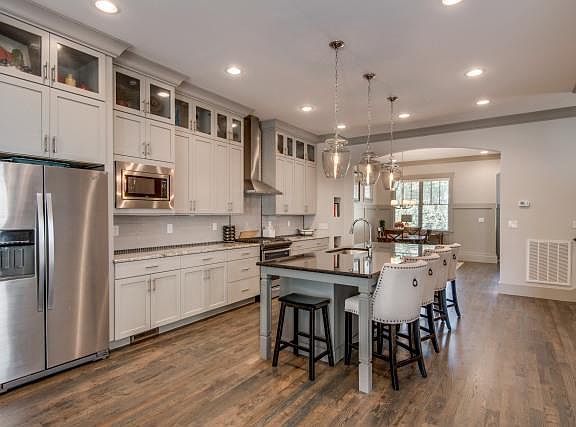 4th image of 2959 Primrose Cir