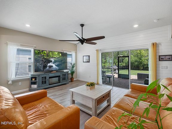 3rd image of 123 TINTAMARRE Drive