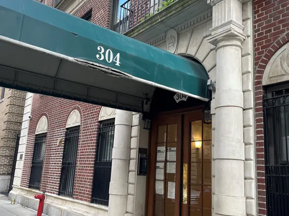 304 West 89th Street image 1 of 2