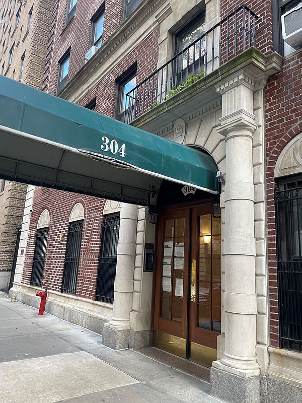 304 West 89th Street #5D