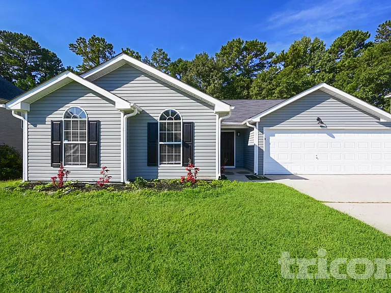 1411 Pebble Ridge Ln — Photo 1