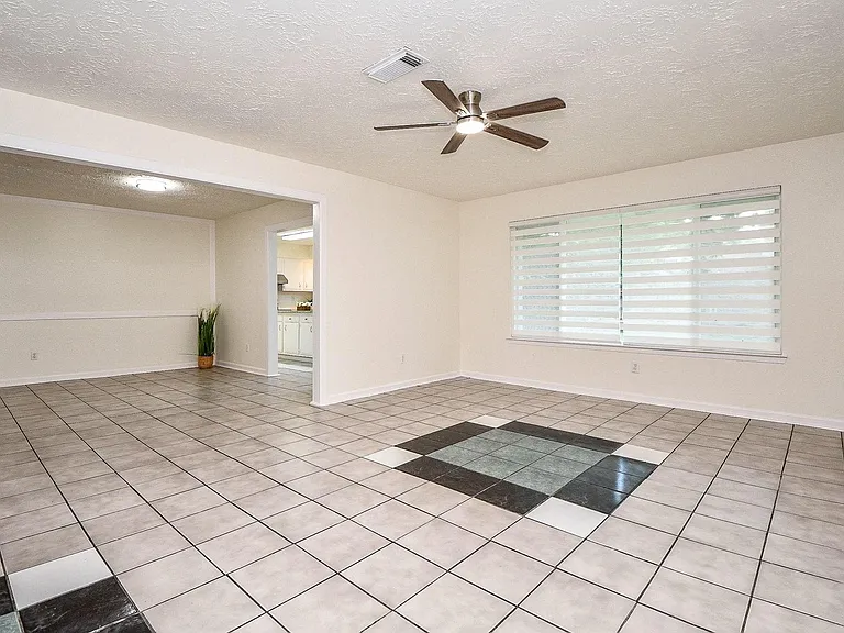 16823 Cobble Ridge Dr — Photo 11