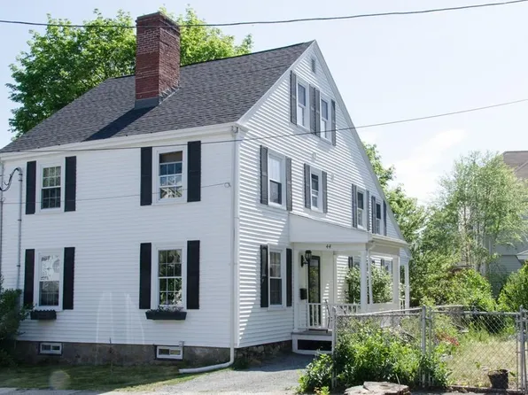 44 Winthrop St, Salem, MA 01970