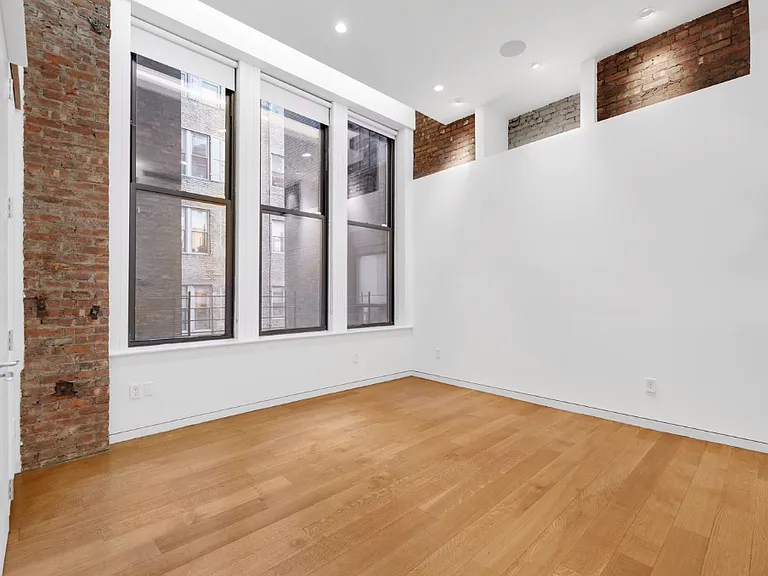 103 5th Ave #4 — Photo 8