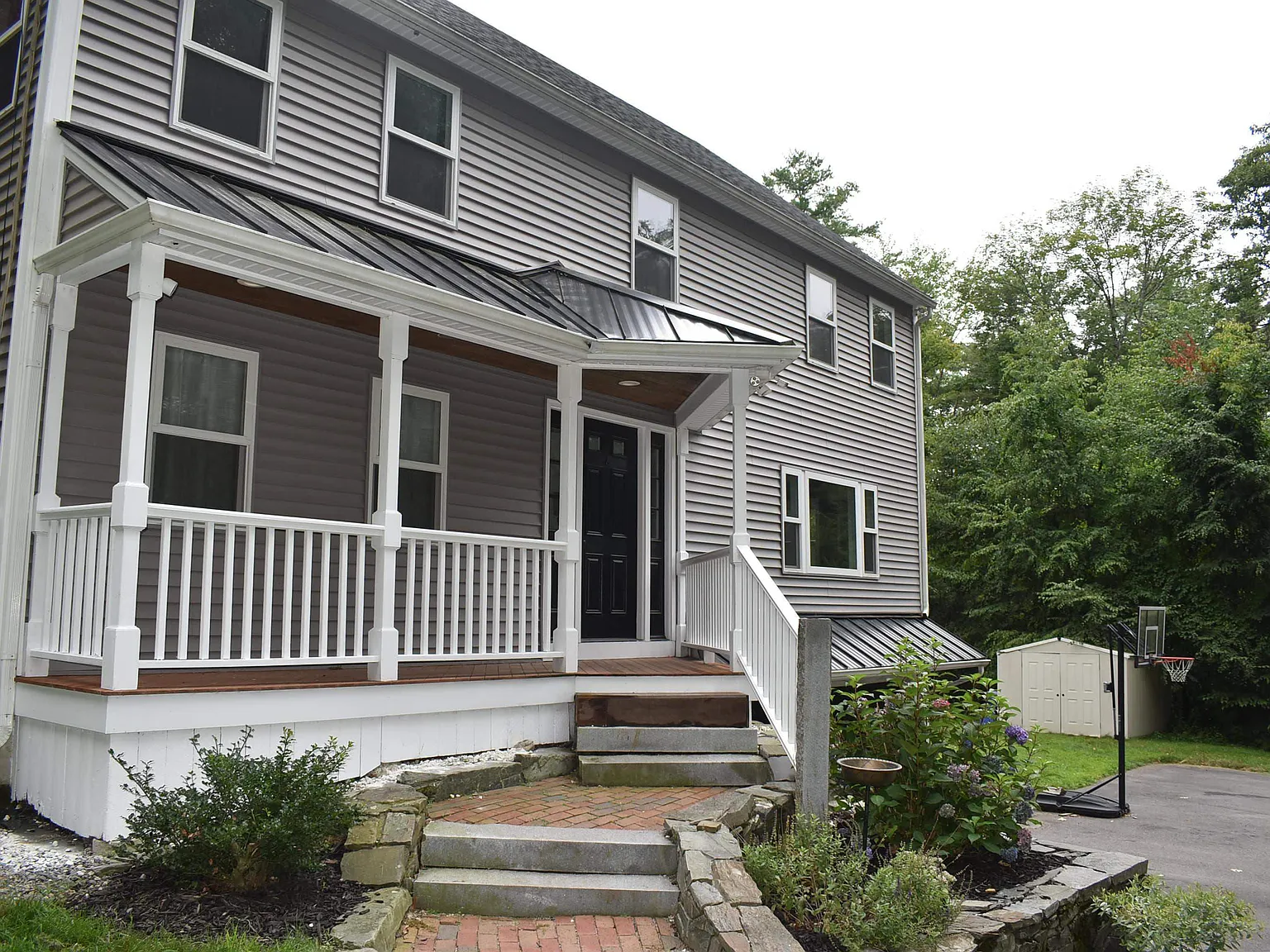 4 bed, 2.5 bath, 3144 sqft, $4,800 — Photo 2