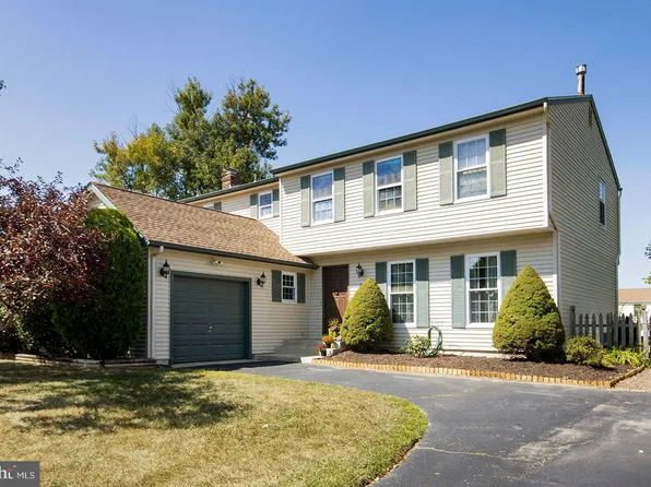 47 Nashua Dr, Sicklerville, NJ 08081
