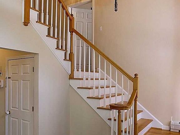 2nd image of 38 Cardinal Ln