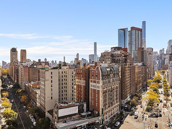 4th image of 201 W 72nd St APT 17A