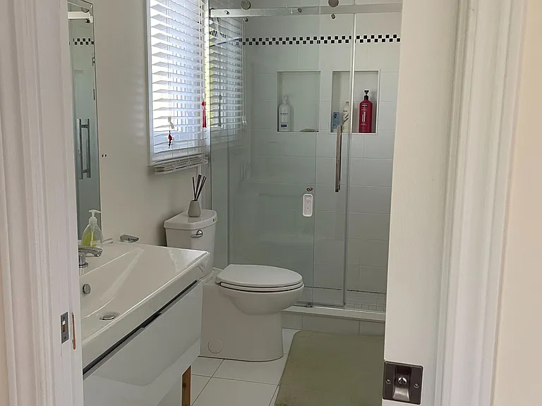 1072 Stephenson Dr — Photo 11