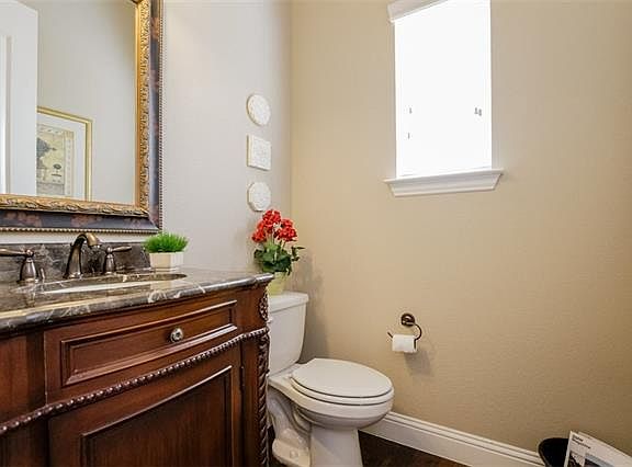 2nd image of 2311 Derby Ct