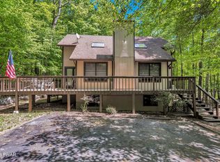 9 Chip Ct, Lake Ariel, PA 18436