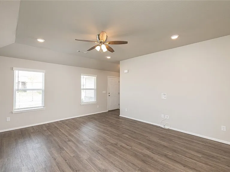 899 E Sparrow Cir — Photo 6