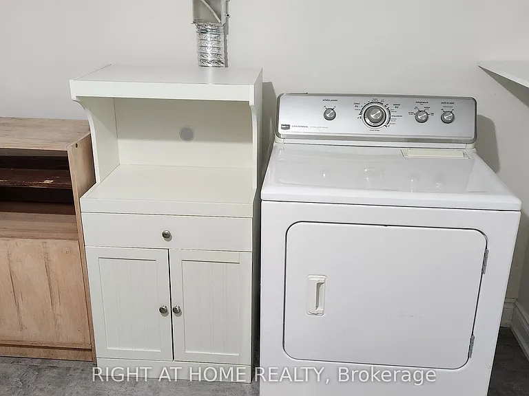 99 Hurley Rd — Photo 16