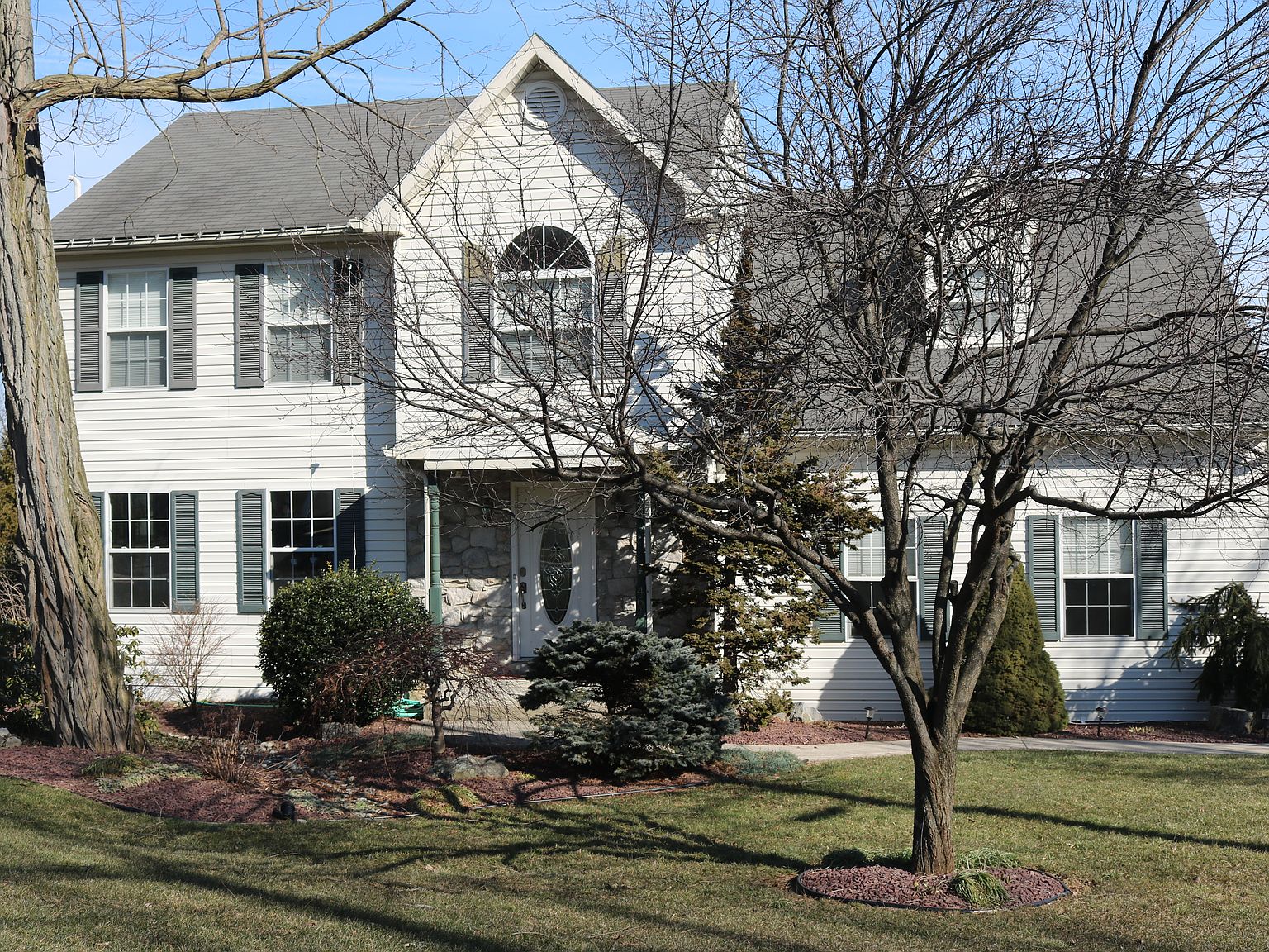 461 Franklin St, Alburtis, PA 18011 Zillow