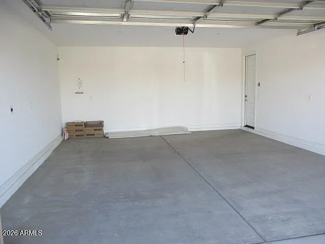3323 S Bridlewood Ave — Photo 23