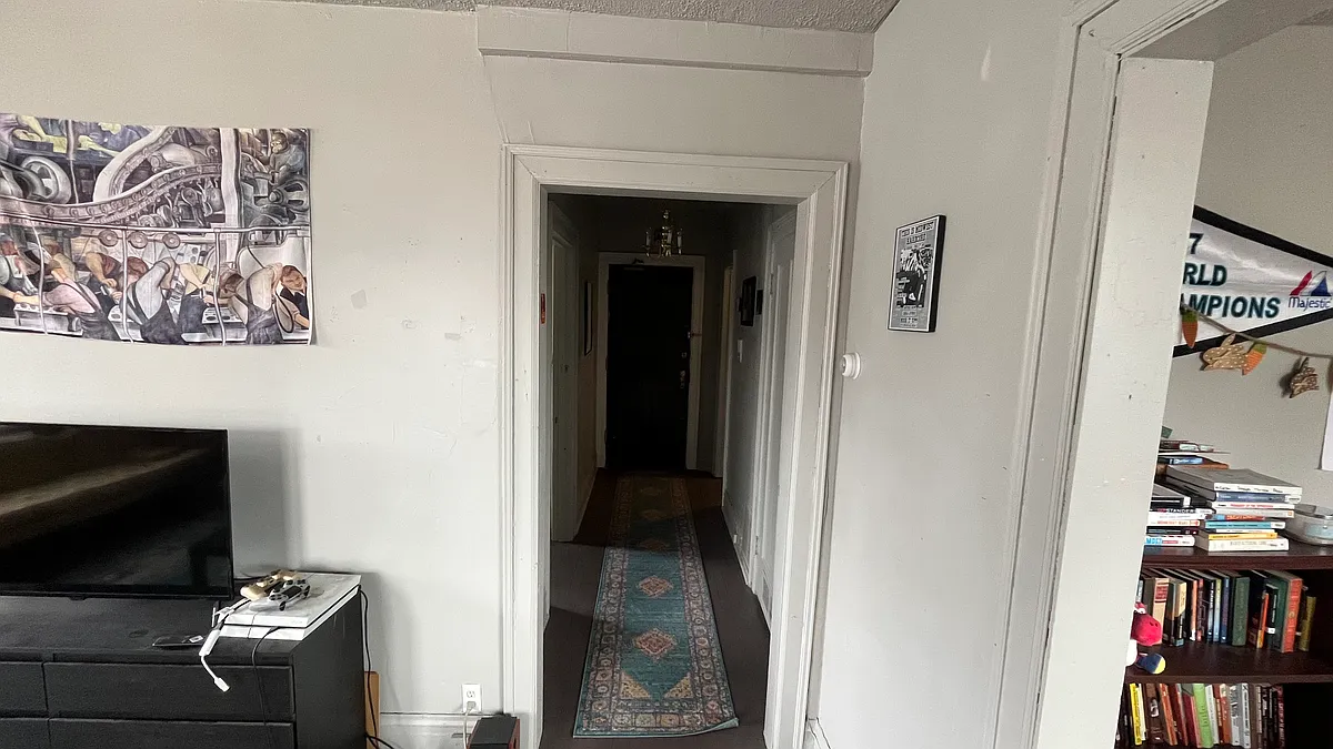 Building Photo - 5029 N Western Ave #2S