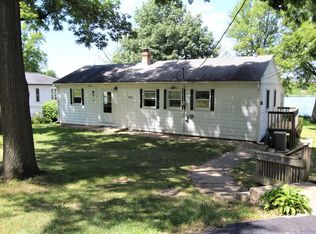 920 Robertson Rd, South Elgin, IL 60177