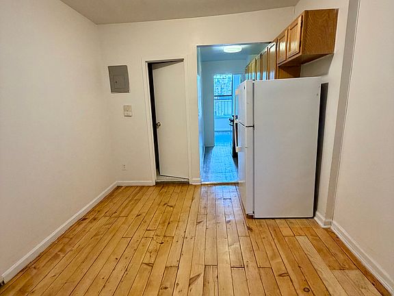 4th image of 424 E 83rd St APT 5W