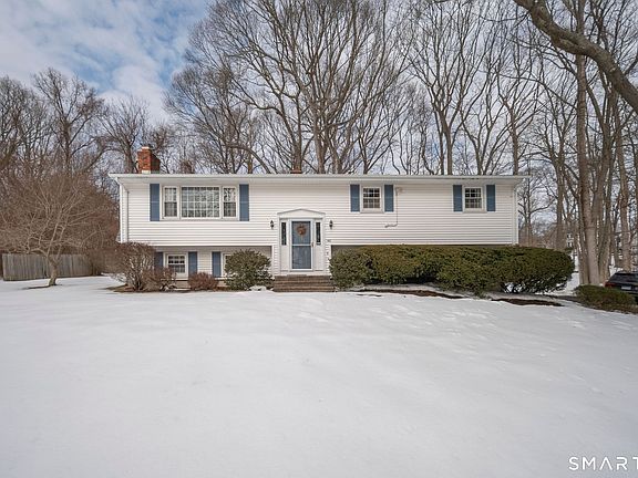 2nd image of 162 Yankee Peddler Path