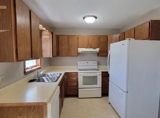 1026 Castlewood Dr, Brookings, SD 57006